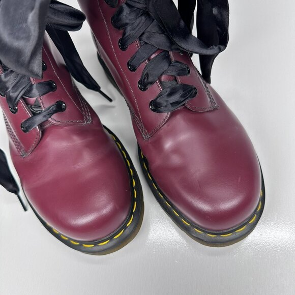Dr. Martens 1490 Cherry Red Women's US Size 8, EU 39 Black Ribbon Lace - Picture 5 of 8
